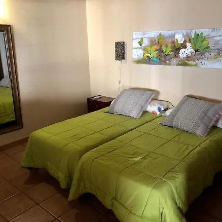 Casa Cueva De Palomas 2 *