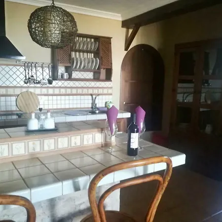 Casa Cueva De Palomas 2 *